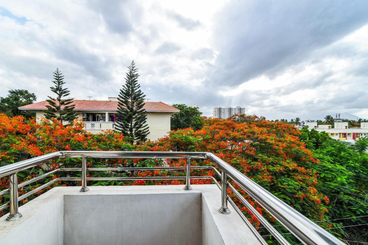 Oyo Flagship Lotus Lakeview Apartments Singānallūr Exterior foto