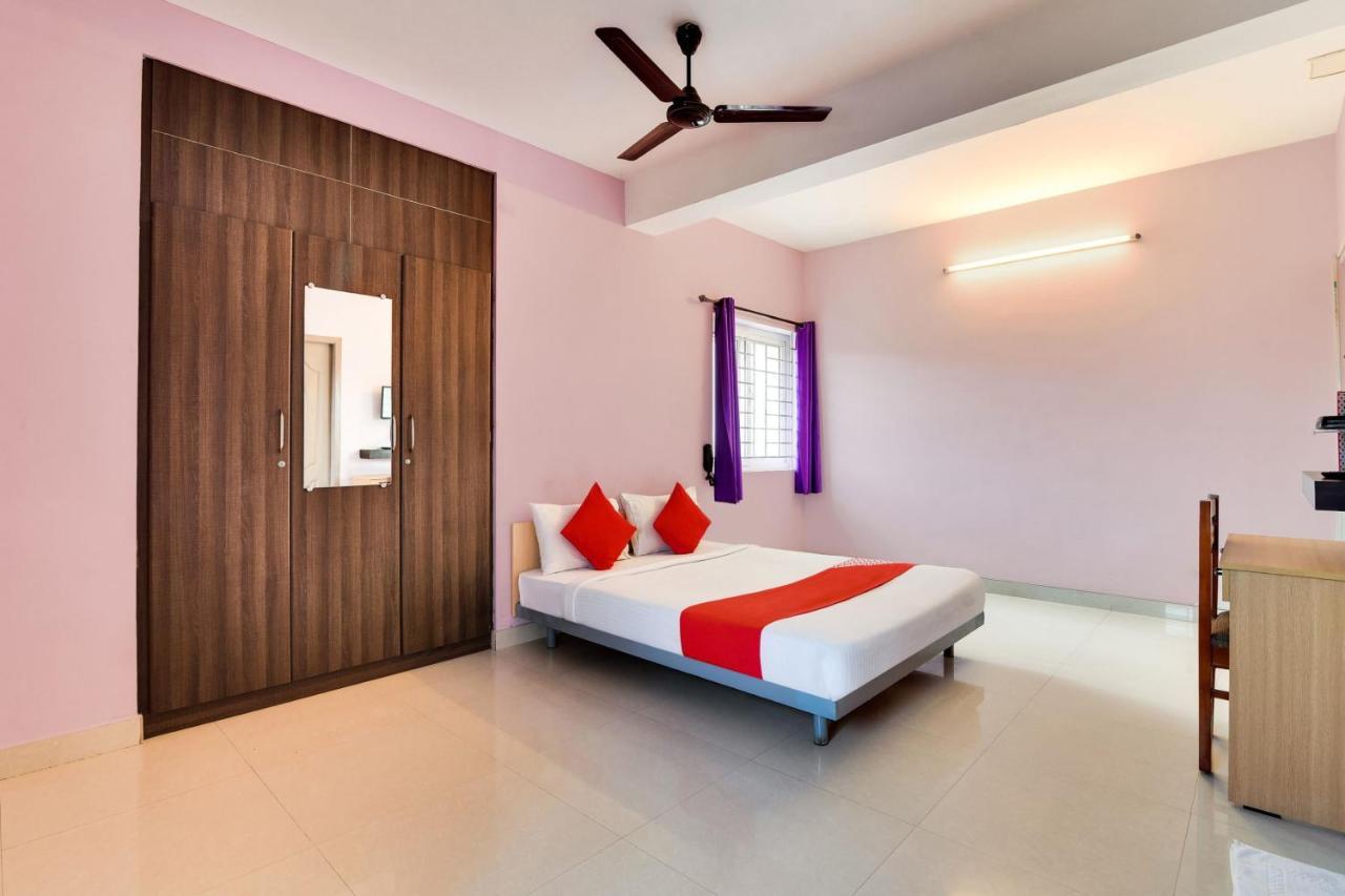 Oyo Flagship Lotus Lakeview Apartments Singānallūr Exterior foto
