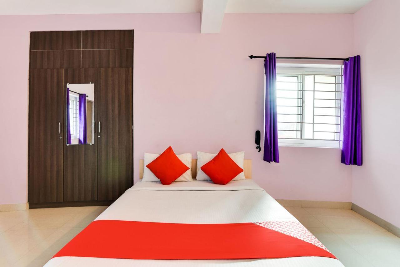 Oyo Flagship Lotus Lakeview Apartments Singānallūr Exterior foto