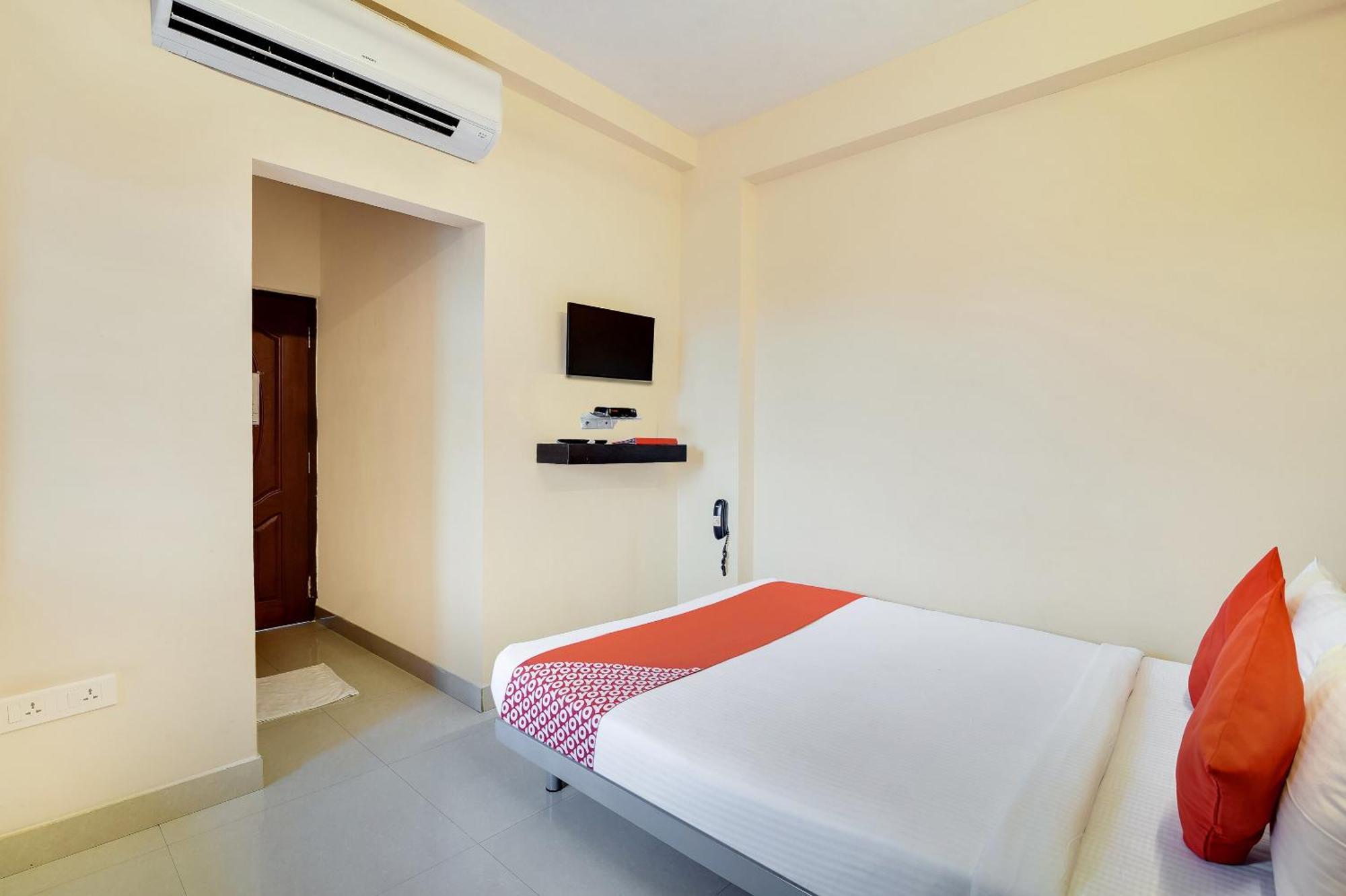 Oyo Flagship Lotus Lakeview Apartments Singānallūr Exterior foto