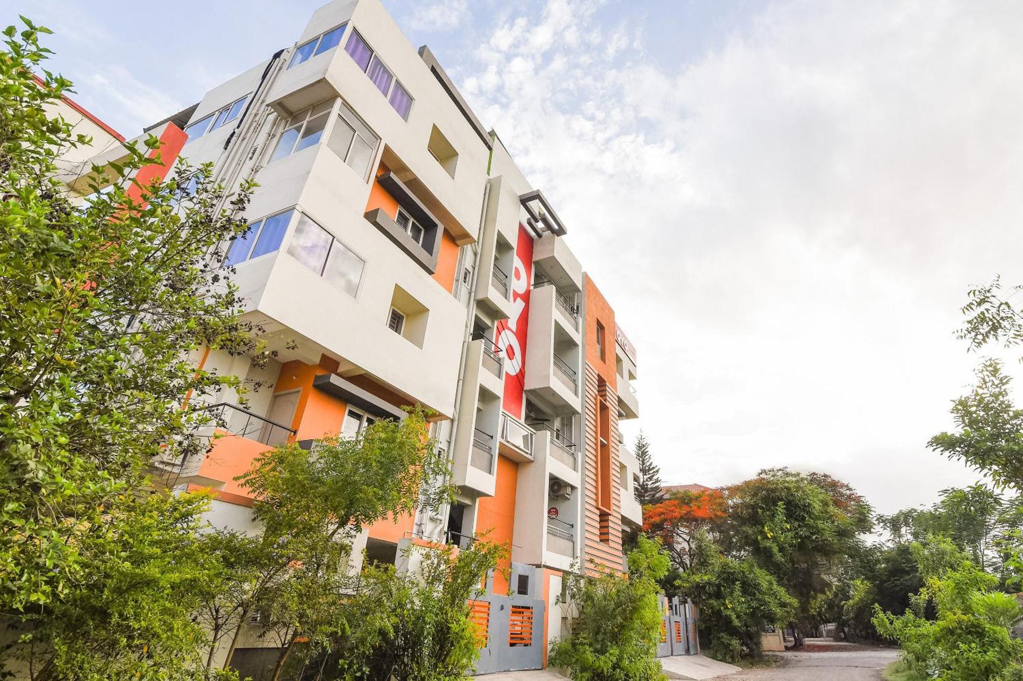 Oyo Flagship Lotus Lakeview Apartments Singānallūr Exterior foto