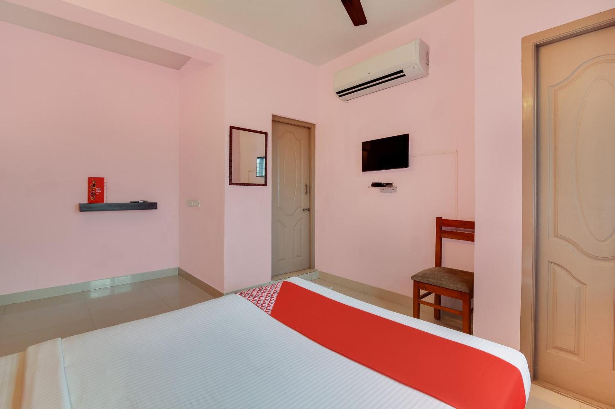 Oyo Flagship Lotus Lakeview Apartments Singānallūr Exterior foto
